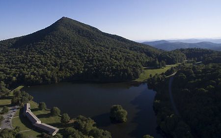 Peaks Of Otter Lodge Бедфорд Экстерьер фото